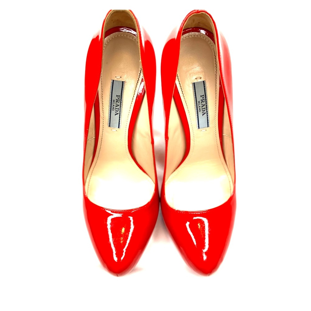 Authentic Vernice Basic Lacca, size 38